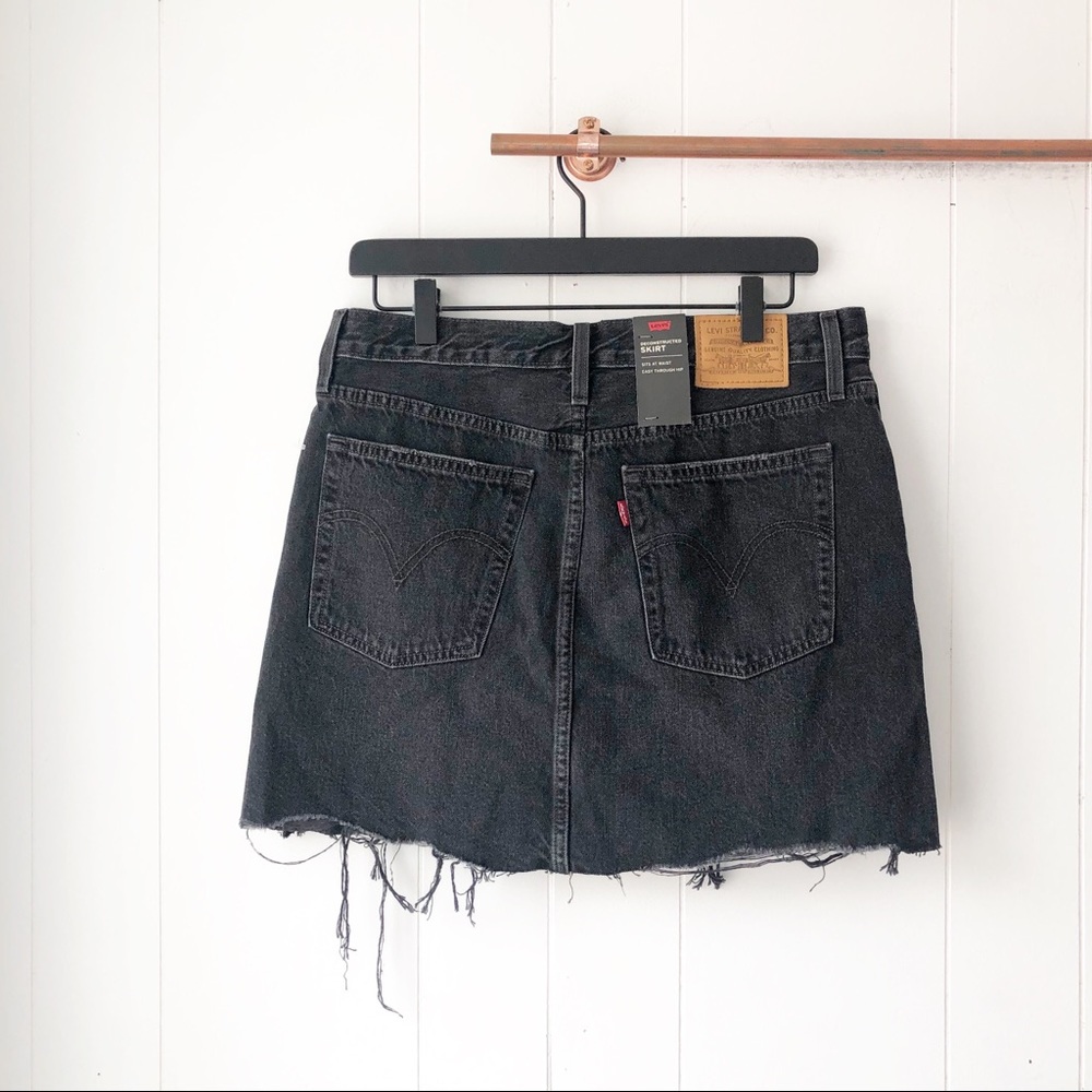 NWT Levi’s Deconstructed Denim Skirt Black - Picture 4 of 4